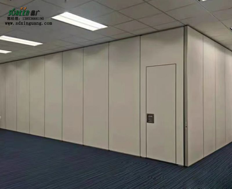 山東鑫廣展覽館移動折疊隔斷吊軌式活動屏風 會議室活動隔斷