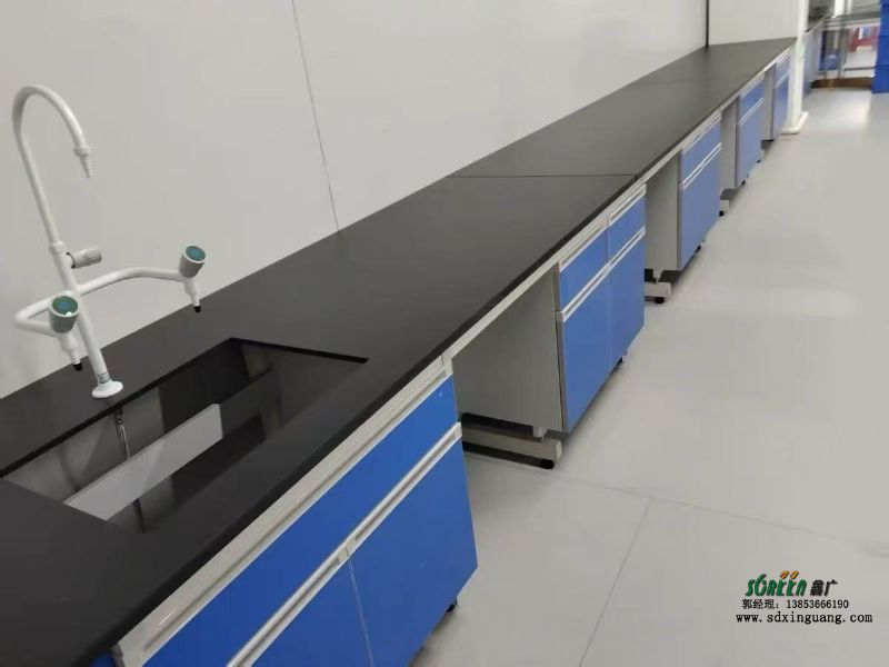 實(shí)驗(yàn)臺