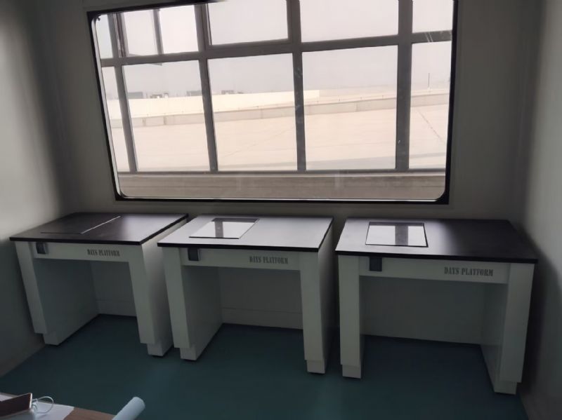 實(shí)驗(yàn)臺廠家