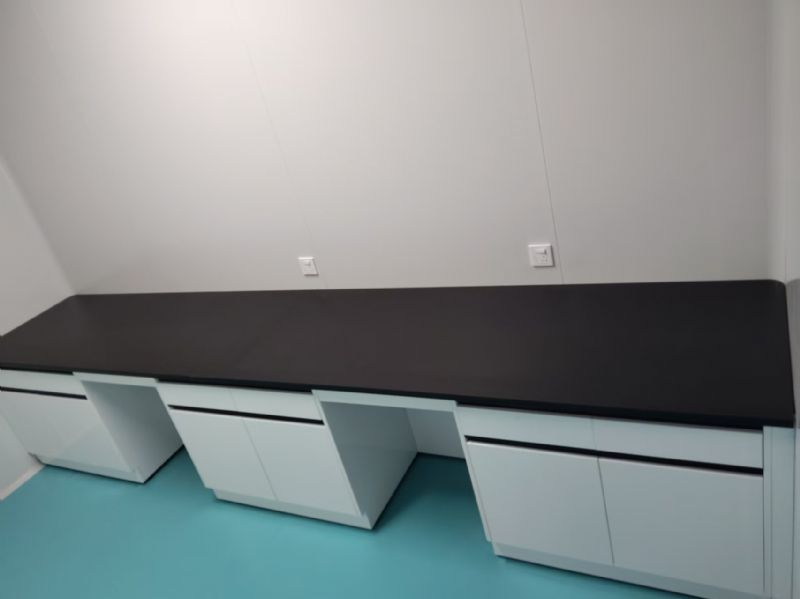 實(shí)驗(yàn)臺廠家